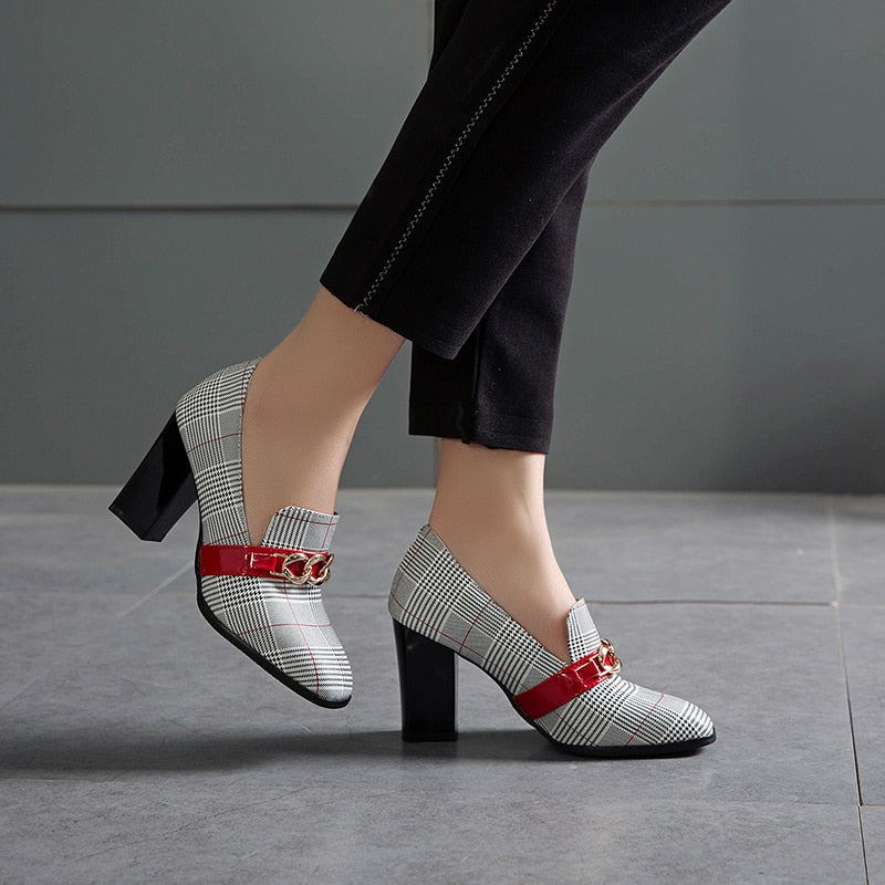 Women decorative single shoes