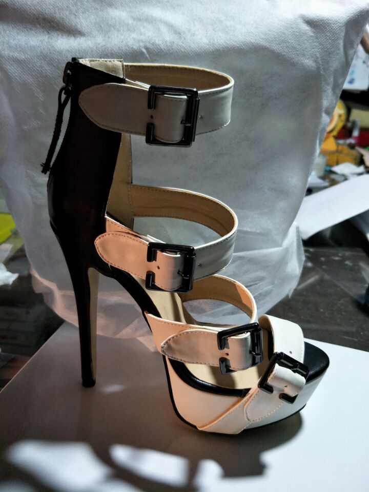 Belt Buckle High Heel Roman