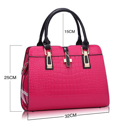 Trendy Totes: Casual Fashion for Women