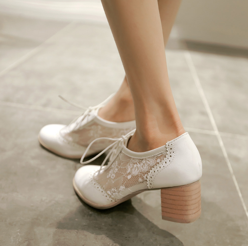 Thick and round head lace single shoes